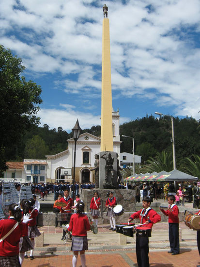 MONUMENTO A LA LIBERTAD - Tinjacà Boyacà - Colombia Mixed Figurative