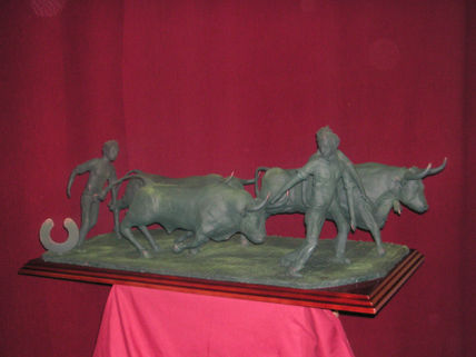 El encierro escultura