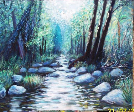 Rio entre los arboles