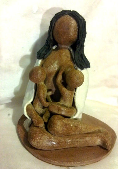 Maternidad Pottery Figurative