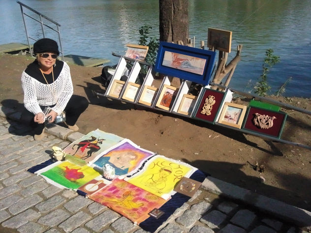 EN EL PASEO DE LA O EN TRIANA EXPOSICION LOS DOMINGOS