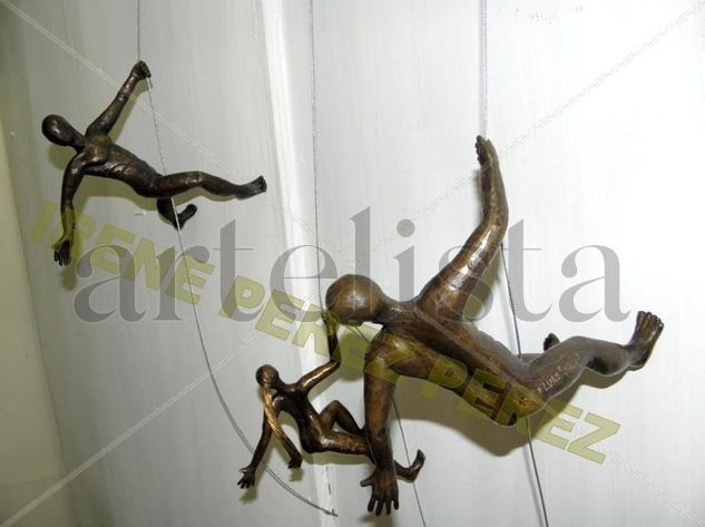 NAUJ, MELINA  y  LUAS. Bronze Figurative