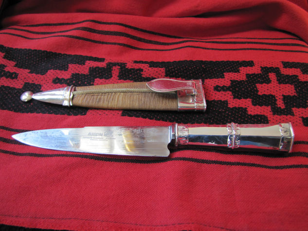 TRADICIONAL CUCHILLO DE PLATA MANGO EXAGONAL 