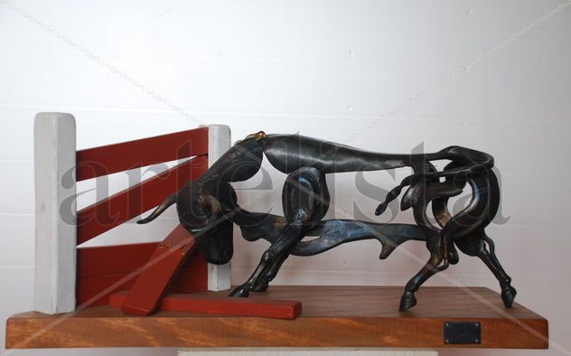 Toro derrotando en tablas