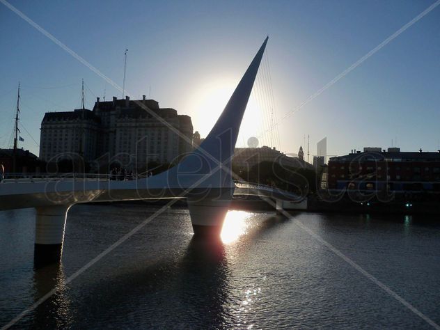 EL PUENTE DE LA MUJER 1