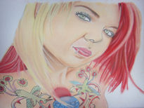 Chica con tatuajes