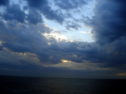 Tormenta sobre el río