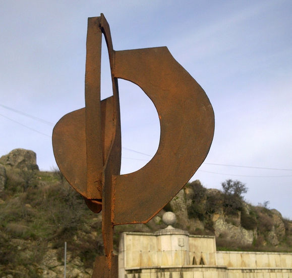 MONUMENTO A LOS DÉBILES Escultura en Plasencia Wood Abstract