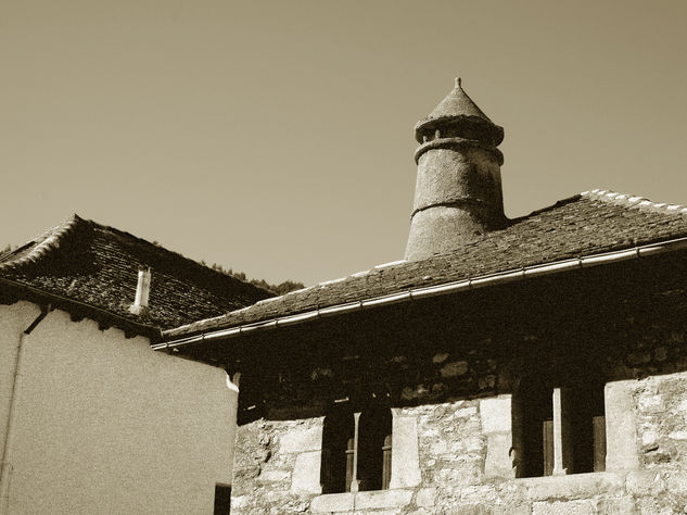 Chimenea (30x40) Arquitectura e interiorismo Blanco y Negro (Digital)