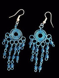 Aretes en alambre azul