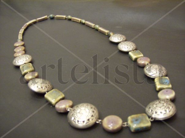 COLLAR DE CERÁMICA. 
