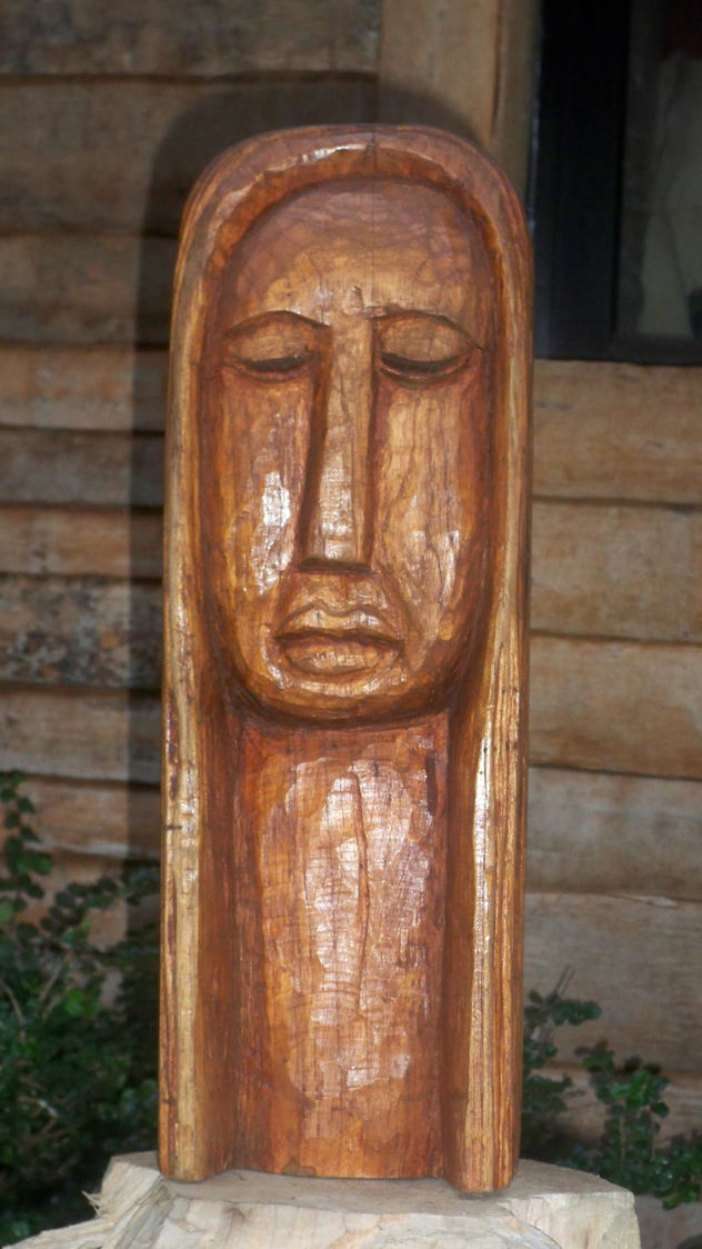 cabeza tallada en madera