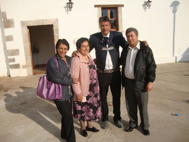 padre pistolas chucandiro michoacan 