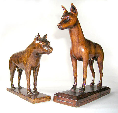 Perros en madera