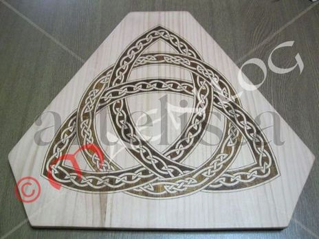 Triquetra_01