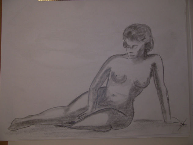 desnuda sentada
