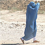 Enjauladas en un Burka thumbnail 1