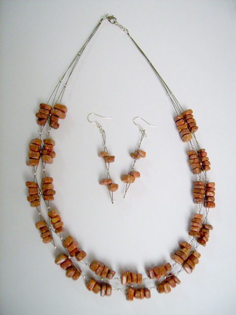 Collar de Piedra...