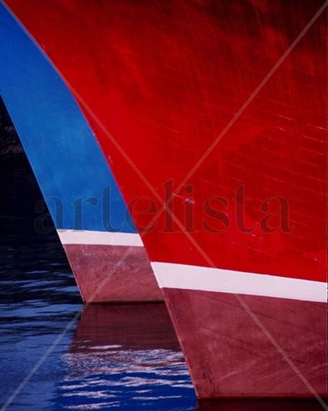 Azul y rojo de proa