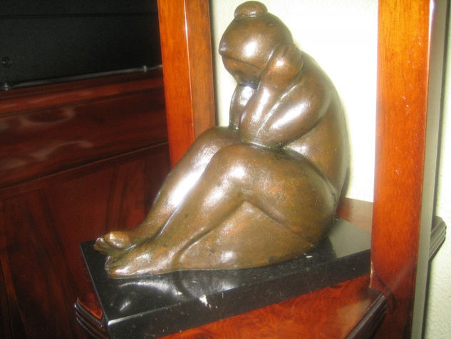 escucha Bronce Figurativa