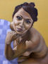 Desnudo en mesa azul