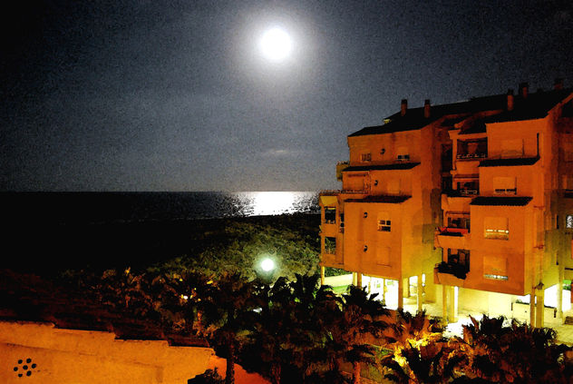 Noche de Luna en la costa valenciana