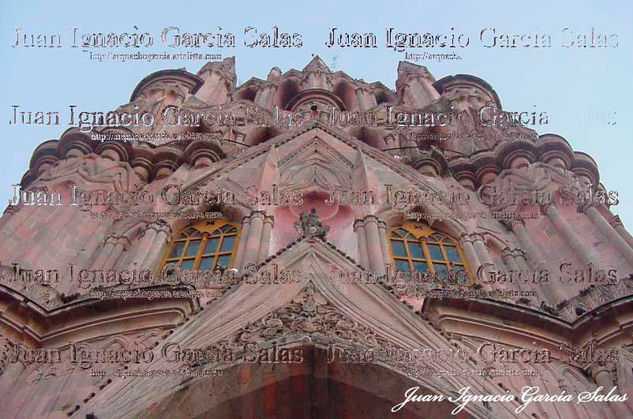 San Miguel de Allende Architecture and Interiorism Color (Digital)