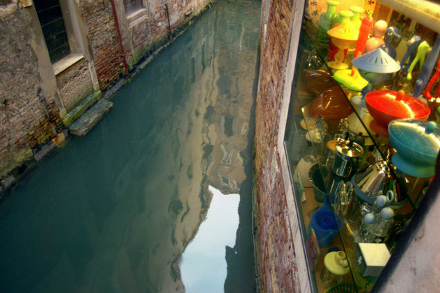 vetrina sul canale