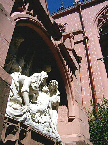 Chapel details	