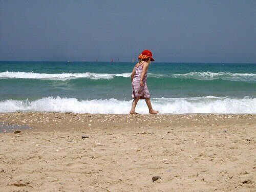 Girl and sea 