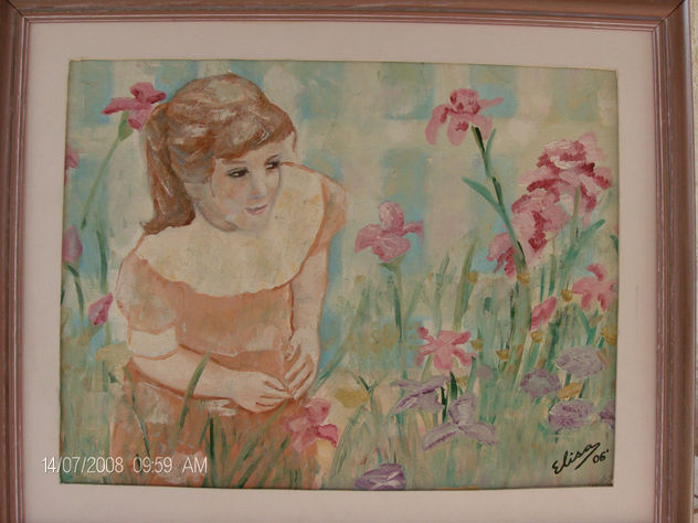 NINA CON FLORES