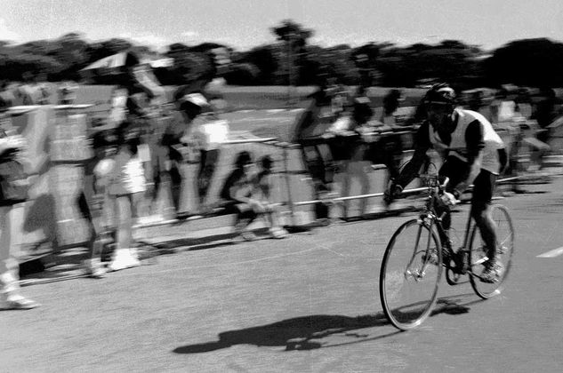 GODOT, el ciclista Conceptual/Abstracto Blanco y Negro (Química)