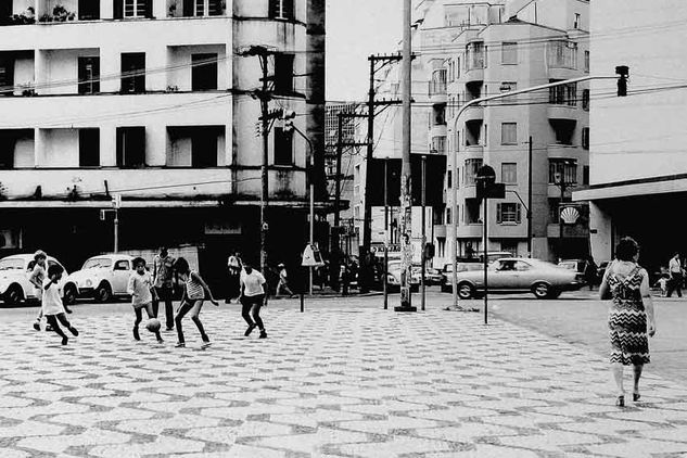 SAO PAULO Centro Velho 30 (Futebol na Praça e Mulher Camaleão) Conceptual/Abstracto Blanco y Negro (Química)