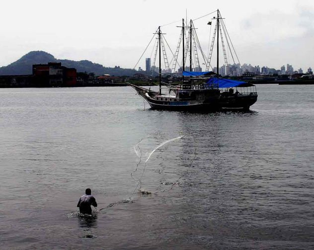ESCUNA E PESCADOR