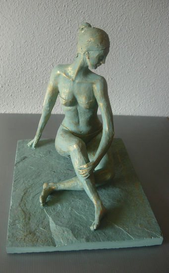 Seated girl Terracotta Figurative