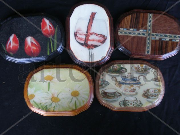 wood mini plates for serve ham, cheese, pate
