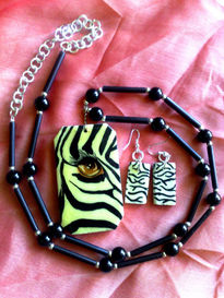 Zebra necklace &...