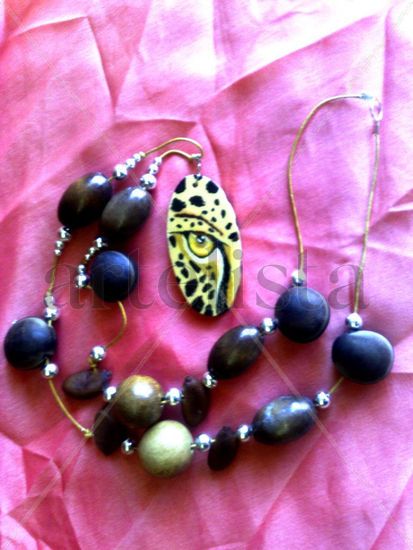 CHEETAH NECKLACE WHIT PENDANTS 