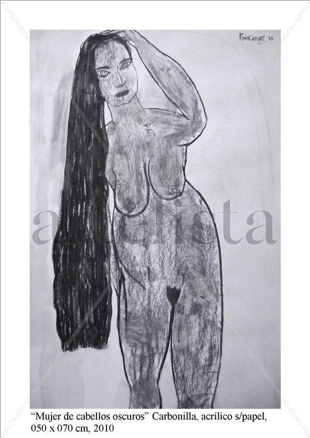 Mujer de cabellos oscuros
