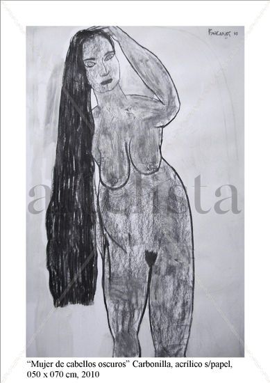 Mujer de cabellos oscuros 