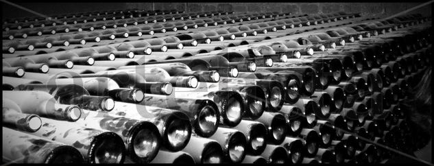 " La Cava" Arquitectura e interiorismo Blanco y Negro (Digital)