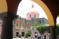 templo frente a la plaza