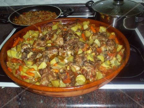 Cazuela de guisado.