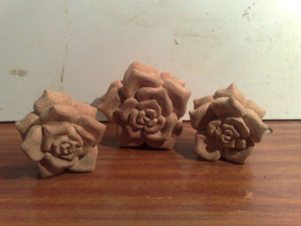 Tres rosas.