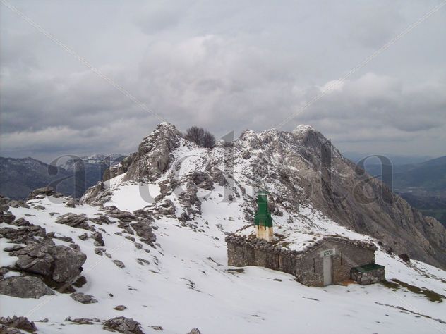 Nieve en el monte Alluitz