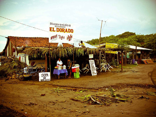 Mercado Arquitectura e interiorismo Blanco y Negro (Digital)