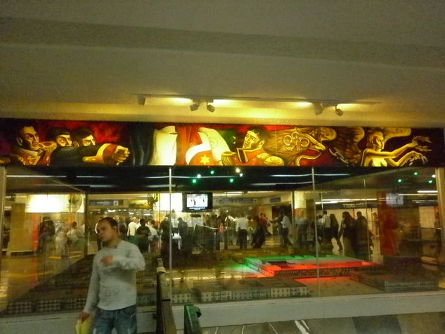 MURALES BICENTENARIO Y CENTENARIO EN EL METRO ZÓCALO 4/6 