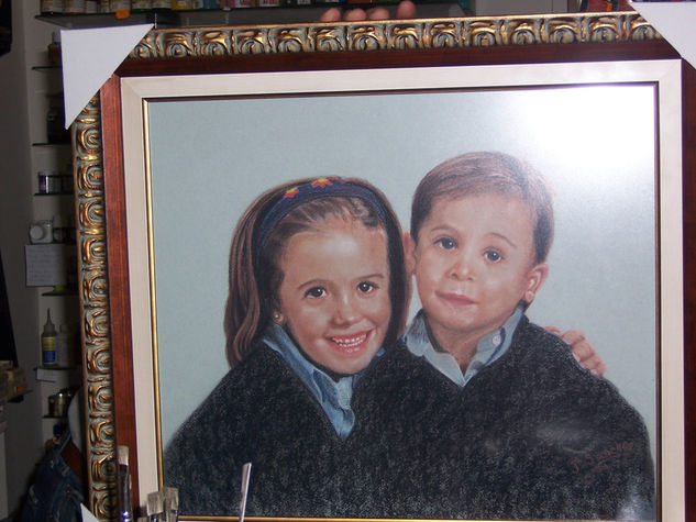 lucas y hermana Charcoal