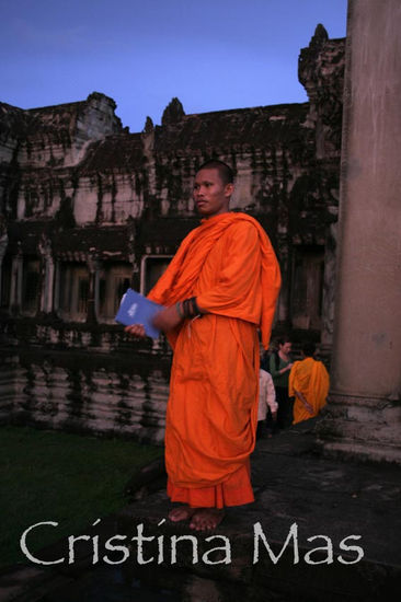 Monge en Ankor Wat Retrato Color (Digital)