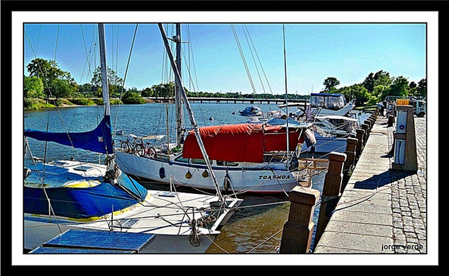 015 / FO 02   MARINA EN EL VIEJO PUERTO COMERCIO Travel Color (Digital)